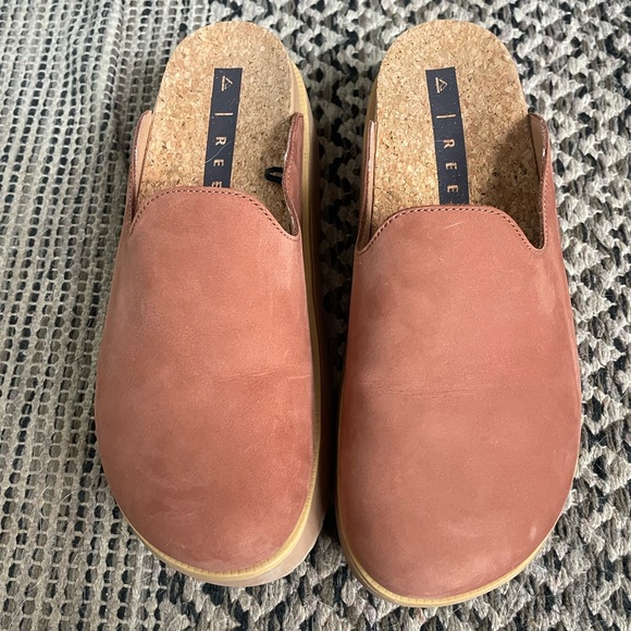 Reef Tan Mules - Picture 3 of 7